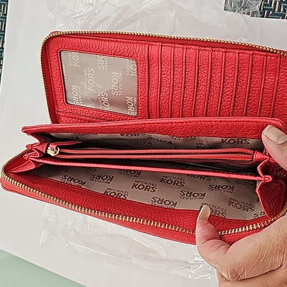 MK Wallet - Picture 7 of 8